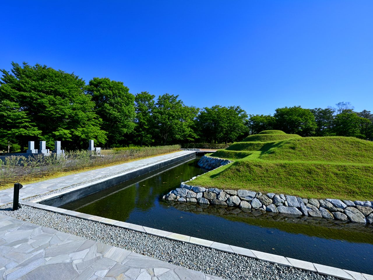 高松ほたるローズガーデン 古墳墓写真2
